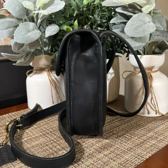 ❤️SOLD❤️Vintage Coach Black Sidepack small #9978 - Picture 3 of 12